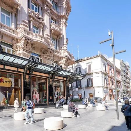 & Elegant Near The Station Bari