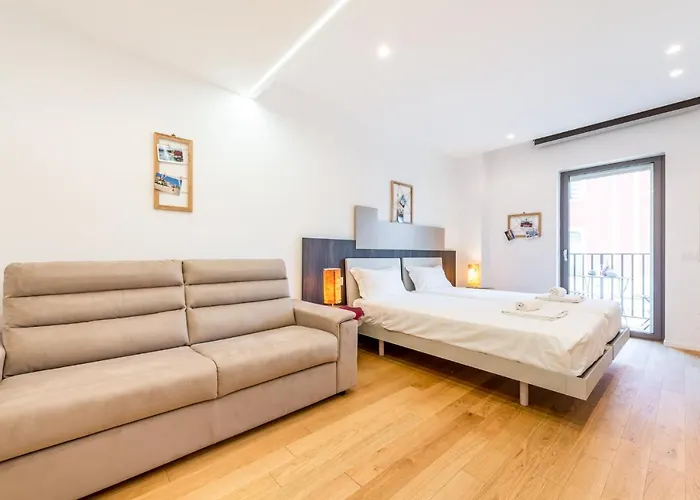 & Elegant Near The Station *