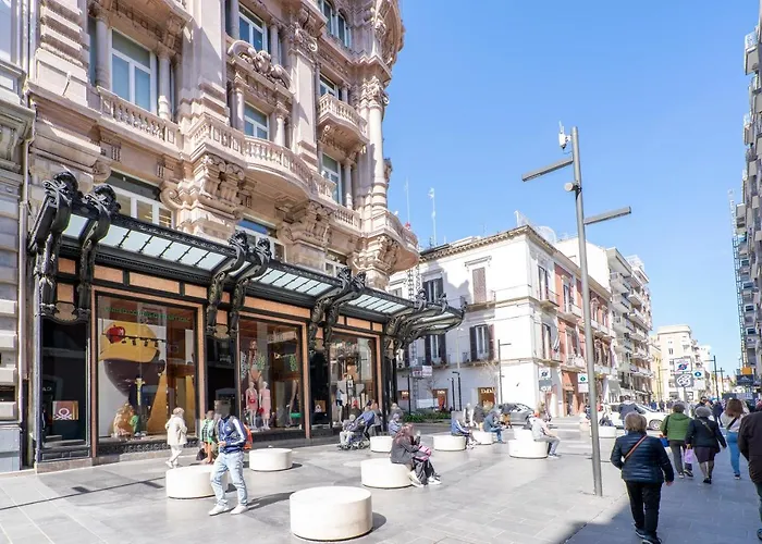 & Elegant Near The Station Bari