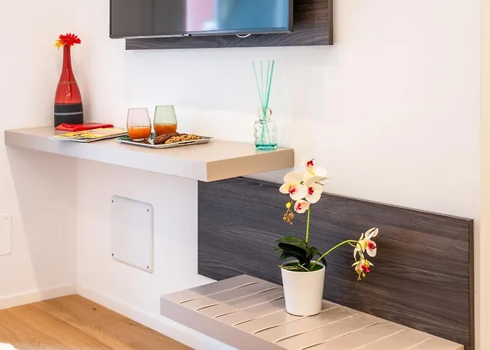 & Elegant Near The Station * Бари