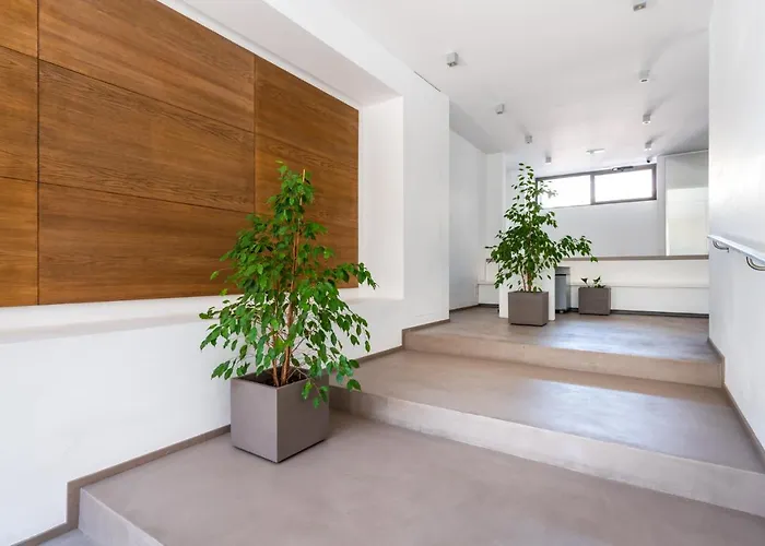 & Elegant Near The Station * Бари